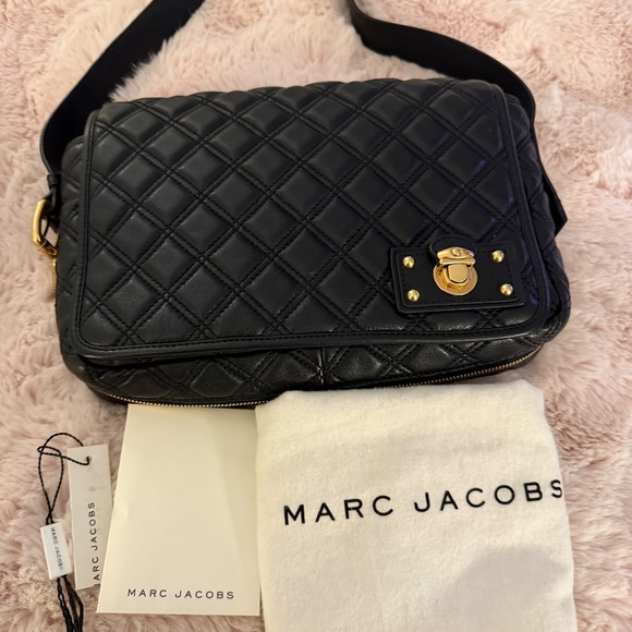 Marc Jacobs Stam Shoulder Flap Bag with Gold Hardware - Picture 2 of 11